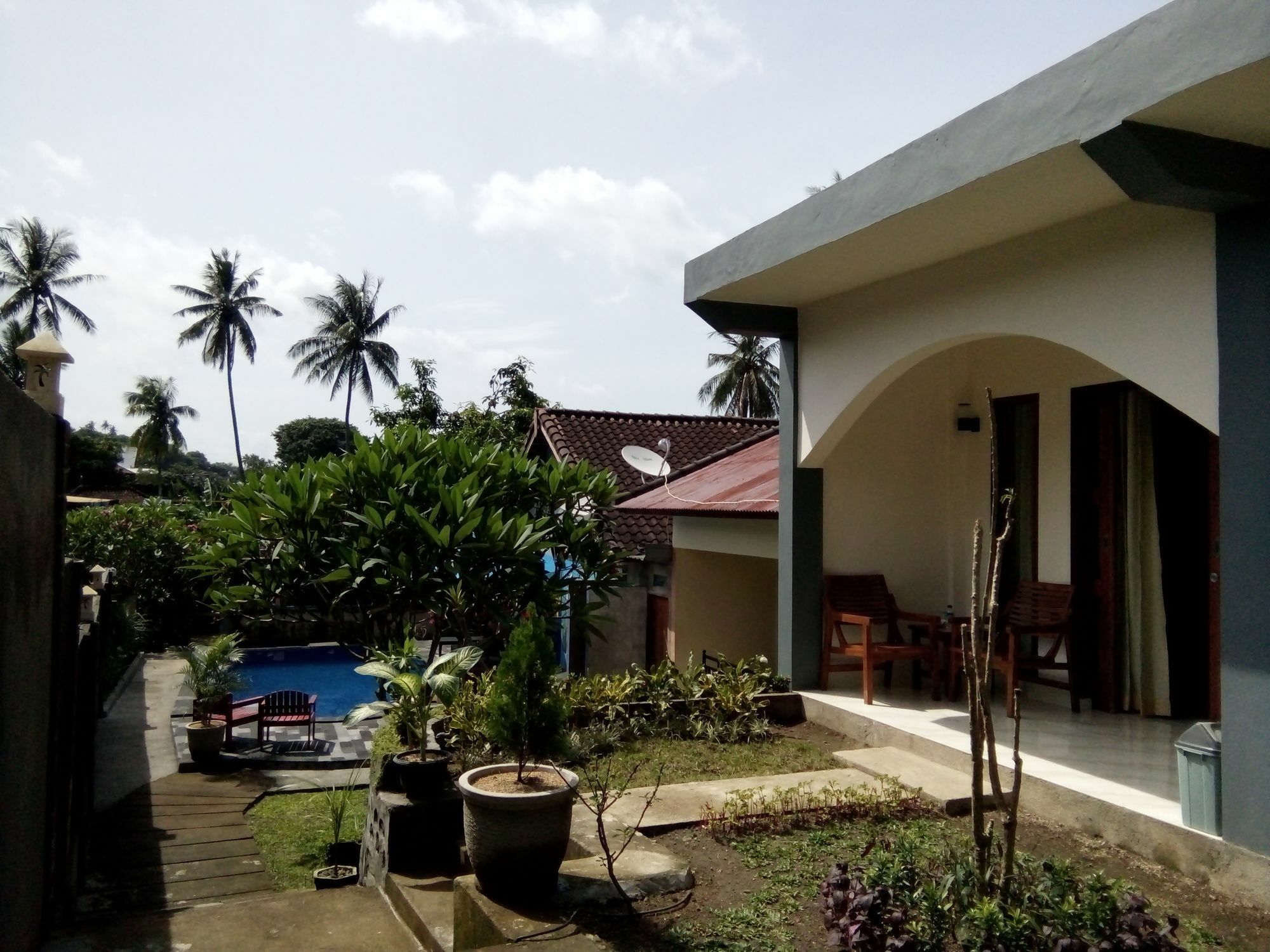 Family Garden Homestay Mangsit Eksteriør bilde